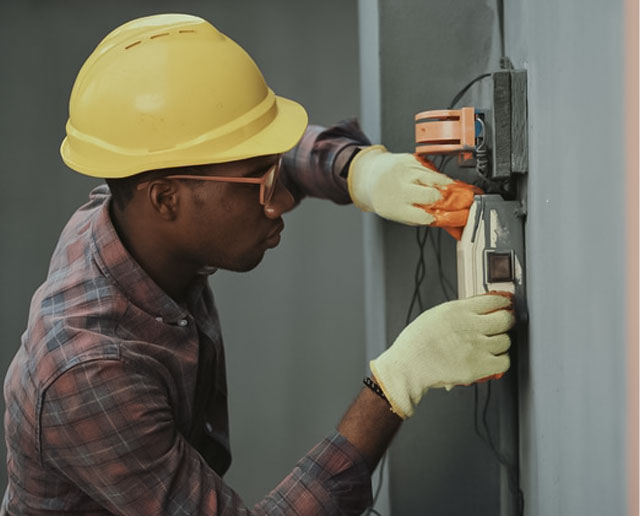Chuveiro Elétrico em Serra: Instalação, Manutenção e Segurança com Eletricista carlos silva